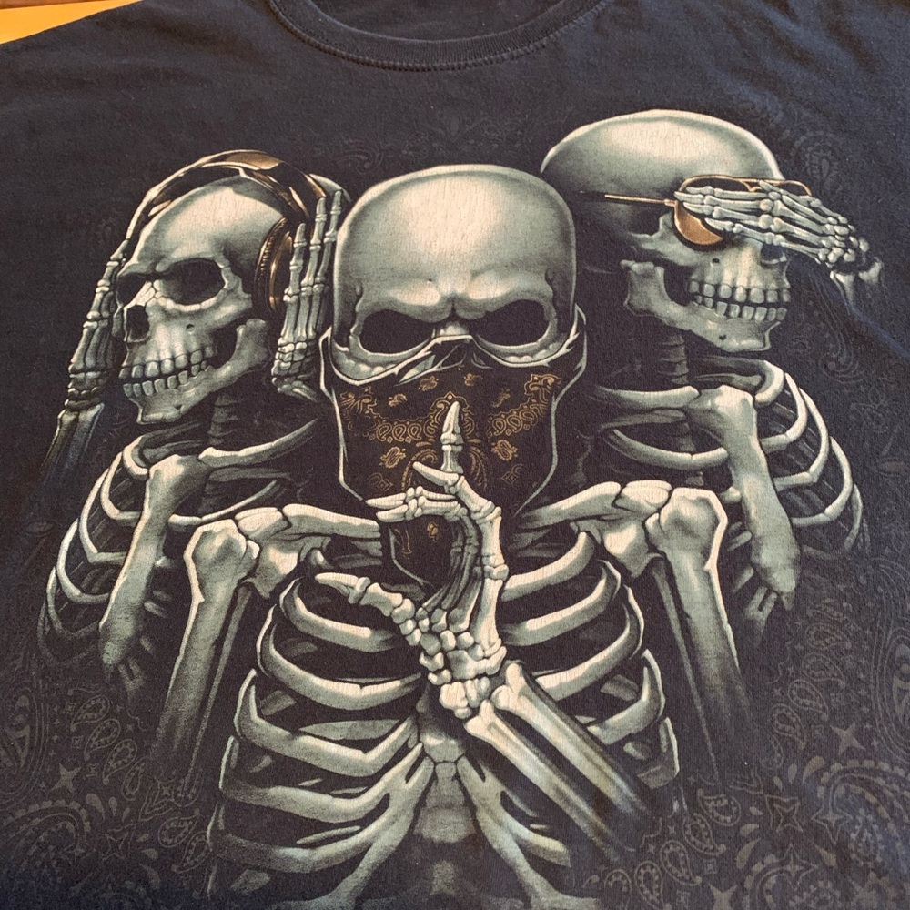 Men’s skull tee
